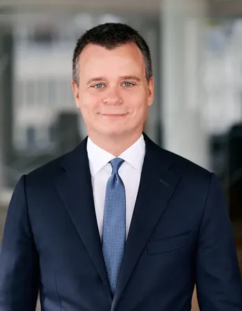 Smile ,Dress shirt ,Sleeve ,Tie ,Gesture.